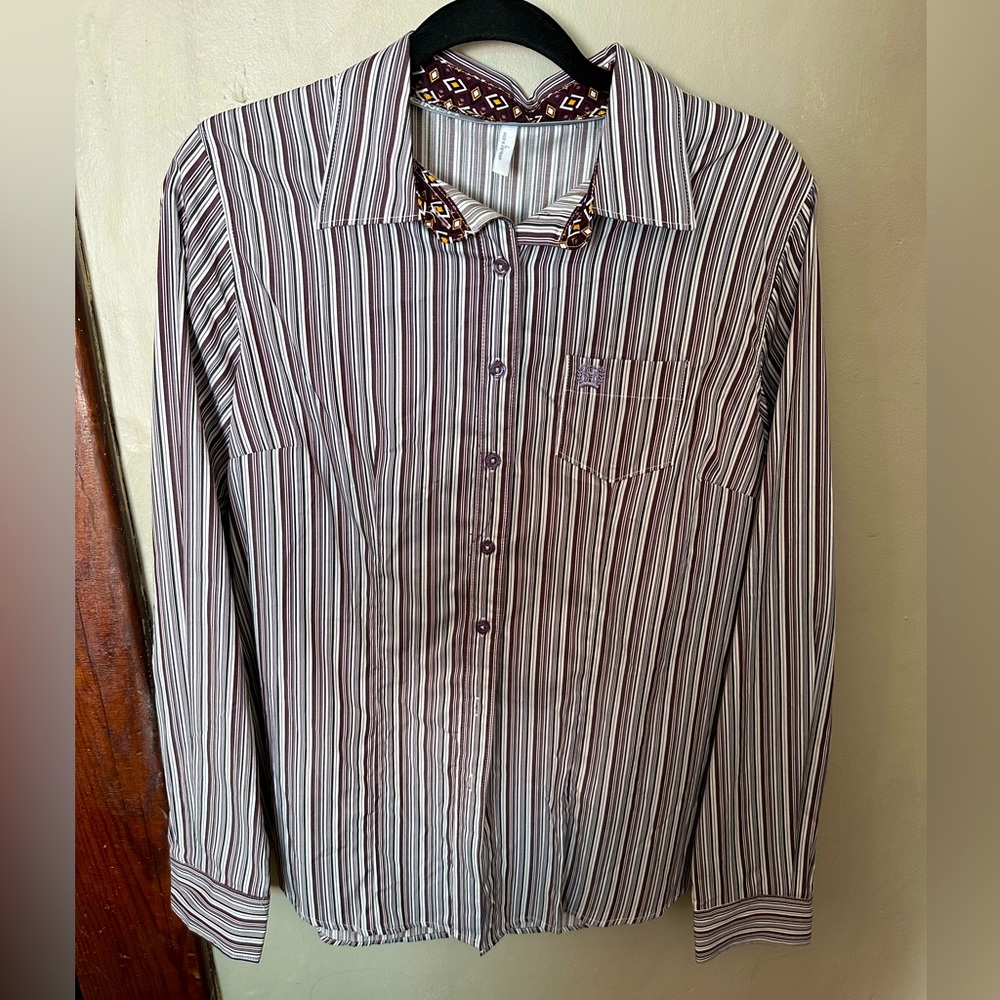 Woman’s Cinch L Button Down